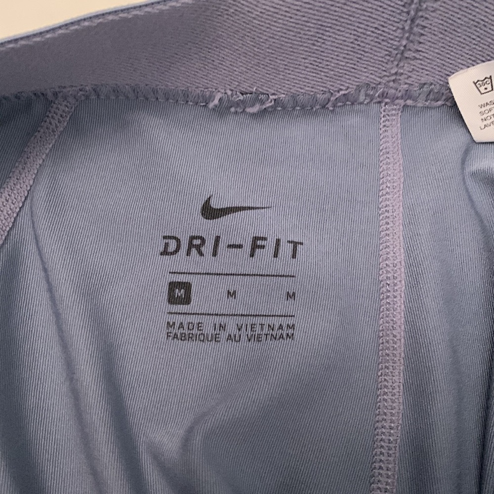 Nike Pros - Picture 3 of 4